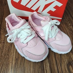 Girls Pink Nike Huarache